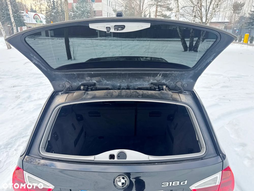 BMW Seria 3 318d DPF Edition Lifestyle - 38