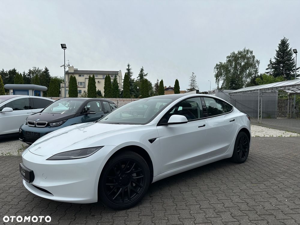 Tesla Model 3 - 9