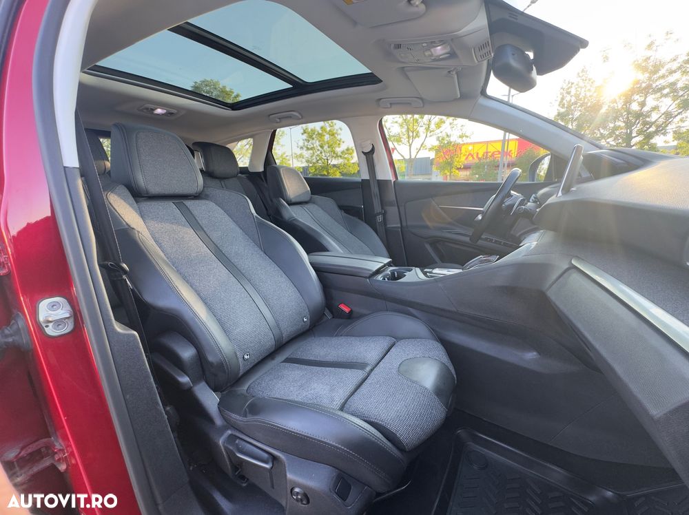 Peugeot 3008 1.2 PureTech Turbo S&S EAT8 Allure - 34