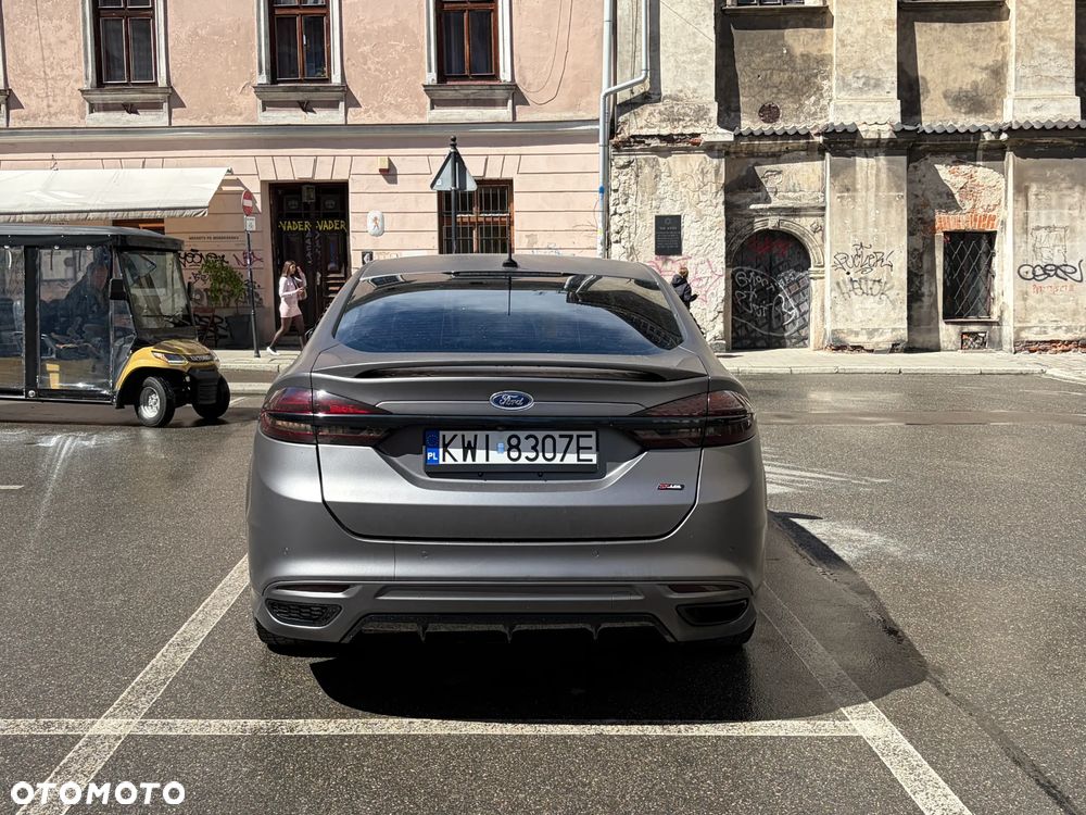 Ford Fusion - 7