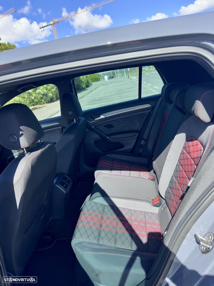 VW Golf 2.0 TSI GTi TCR DSG - 11