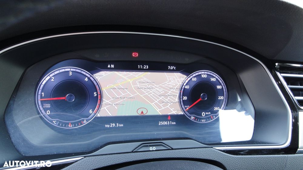 Volkswagen Passat 2.0 TDI (BlueMotion Technology) Highline - 3