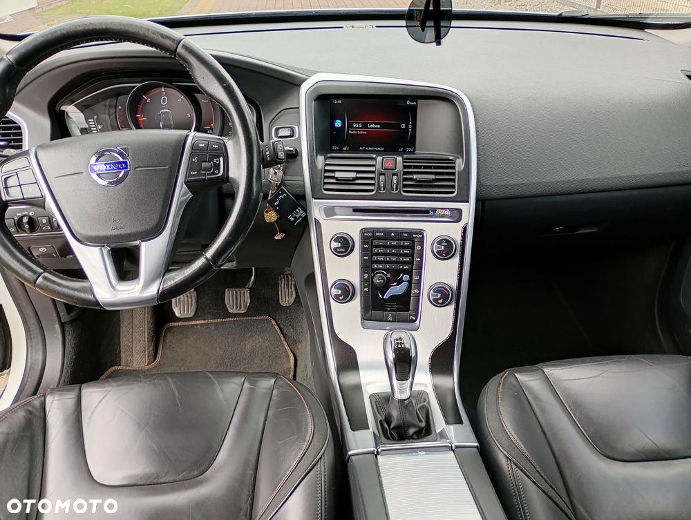 Volvo XC 60 D3 Drive-E Ocean Race - 6