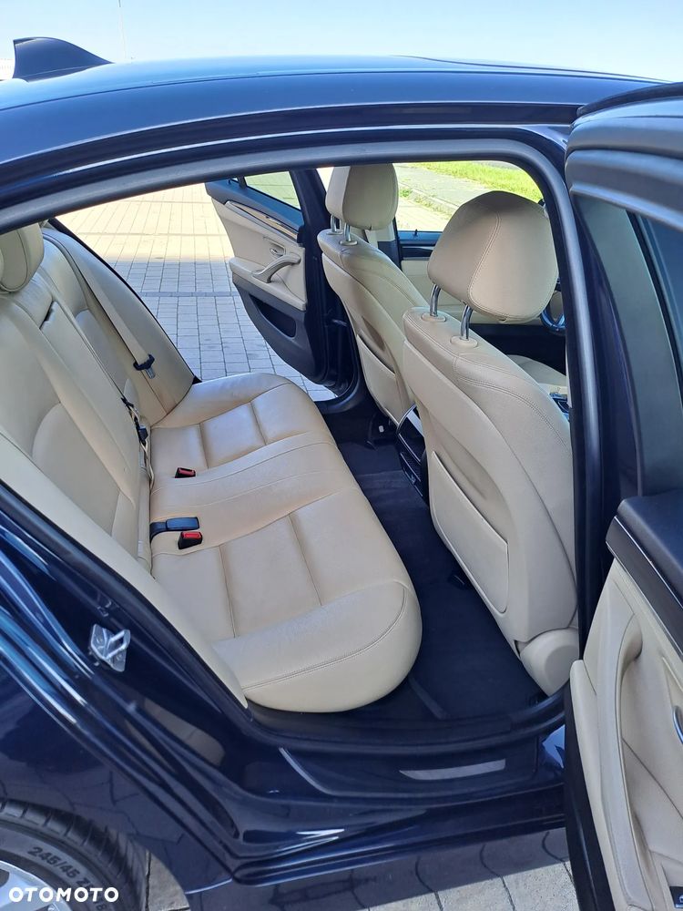 BMW Seria 5 520d xDrive - 9