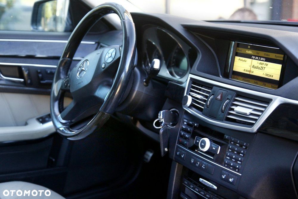 Mercedes-Benz Klasa E 350 CDI DPF 4Matic BlueEFFICIENCY 7G-TRONIC Avantgarde - 14