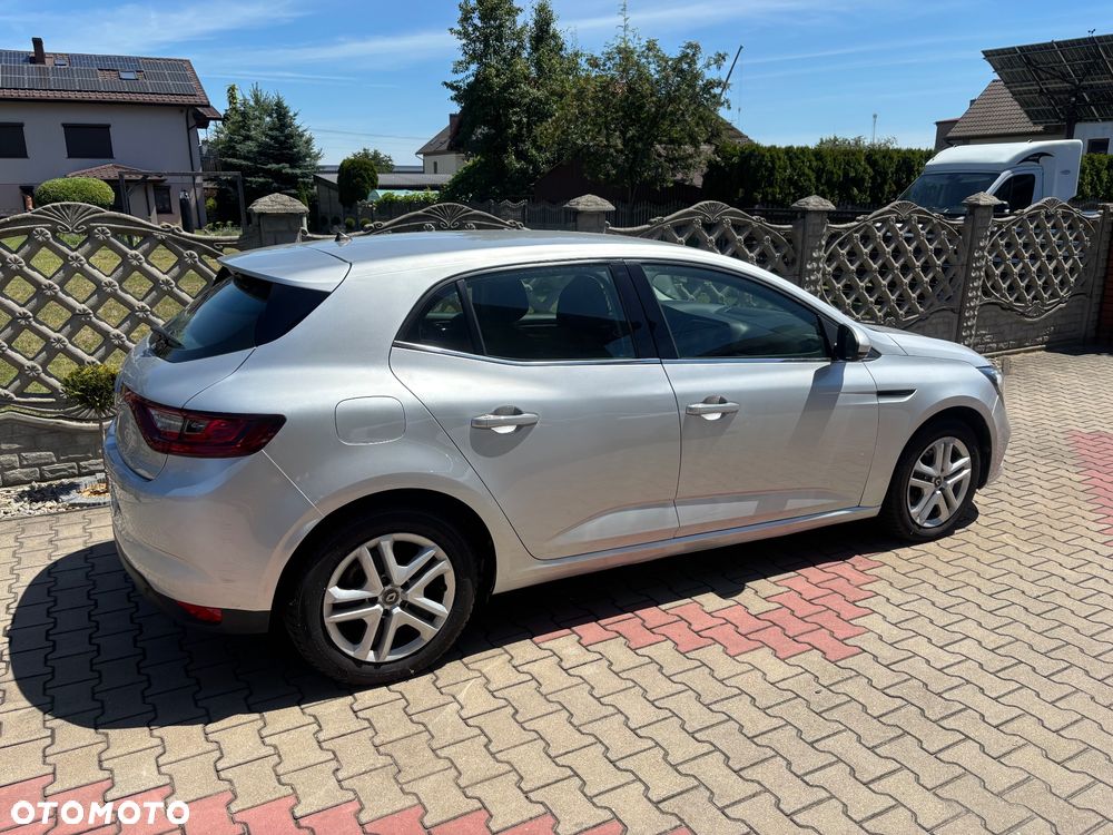 Renault Megane 1.5 Blue dCi Intens EDC - 4