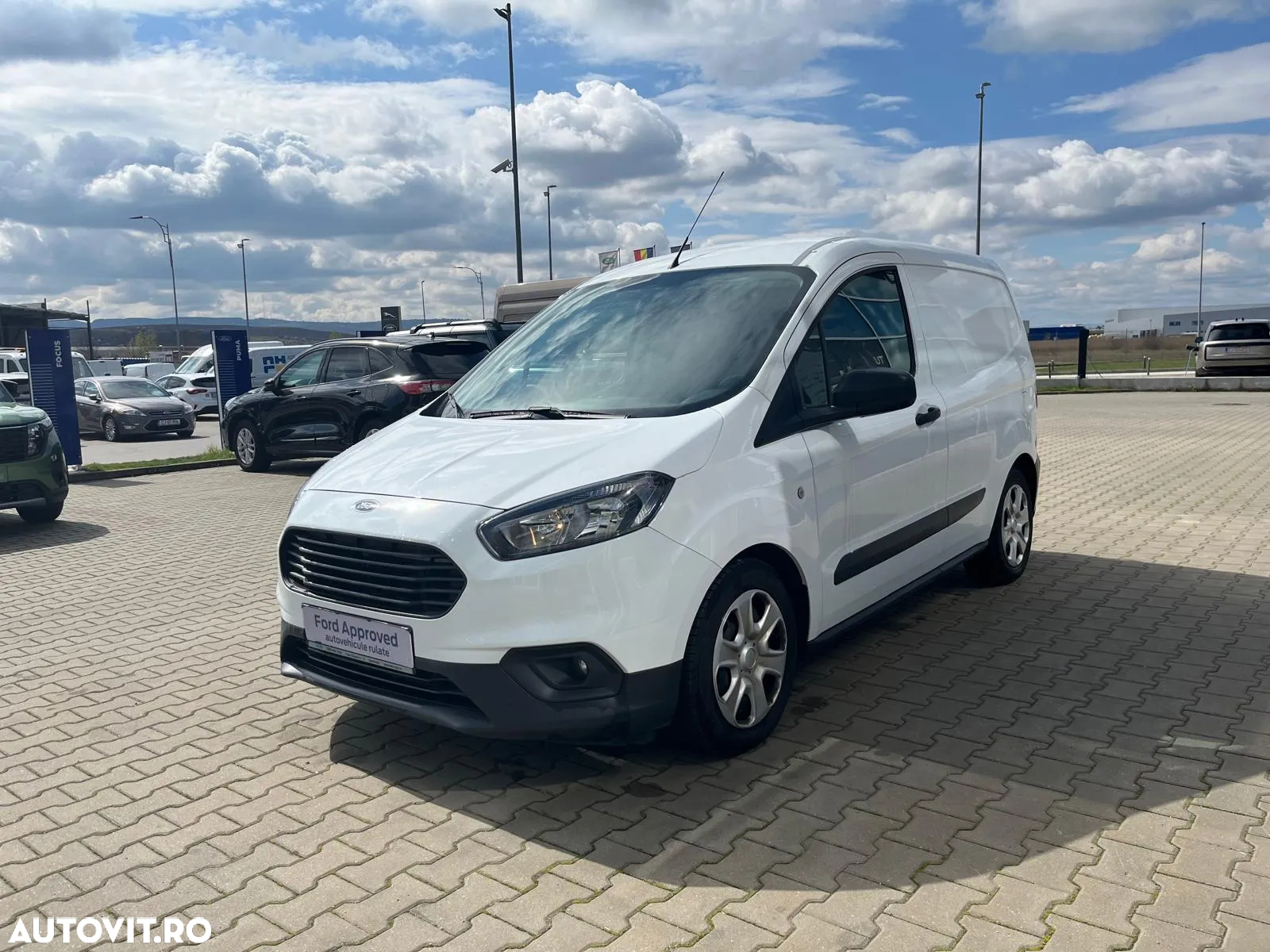 Ford Transit Courier - 4