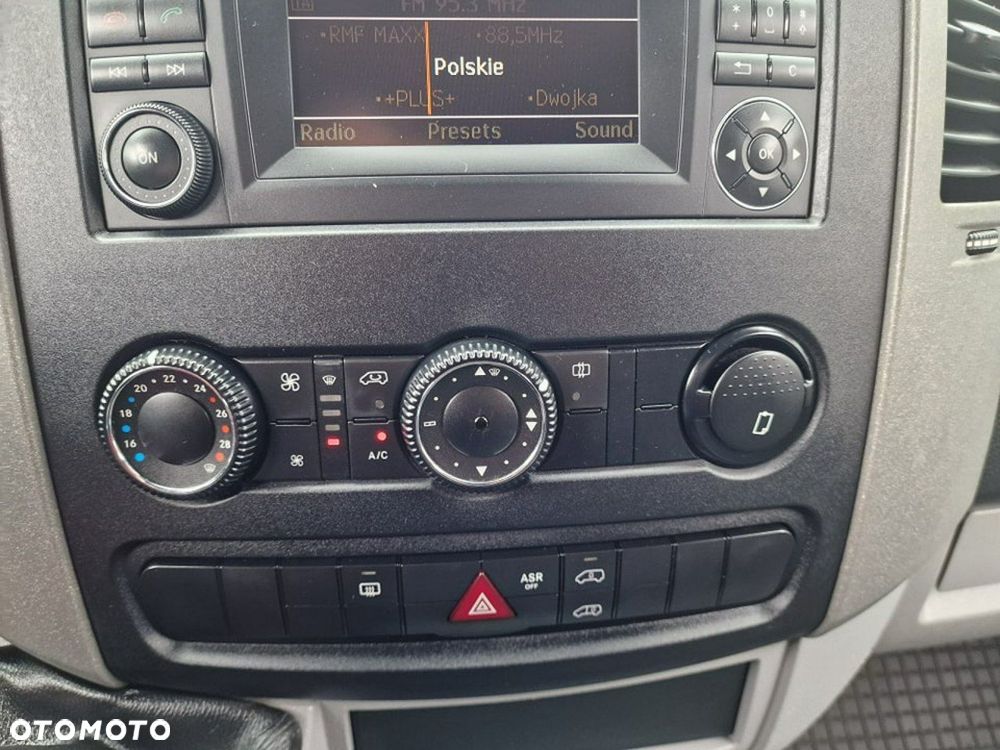 Mercedes-Benz Sprinter - 14