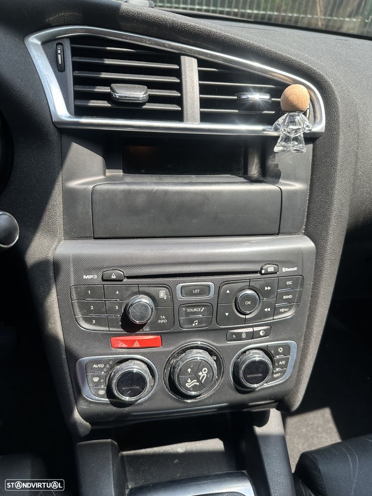 Citroën C4 1.6 HDi Attraction - 4