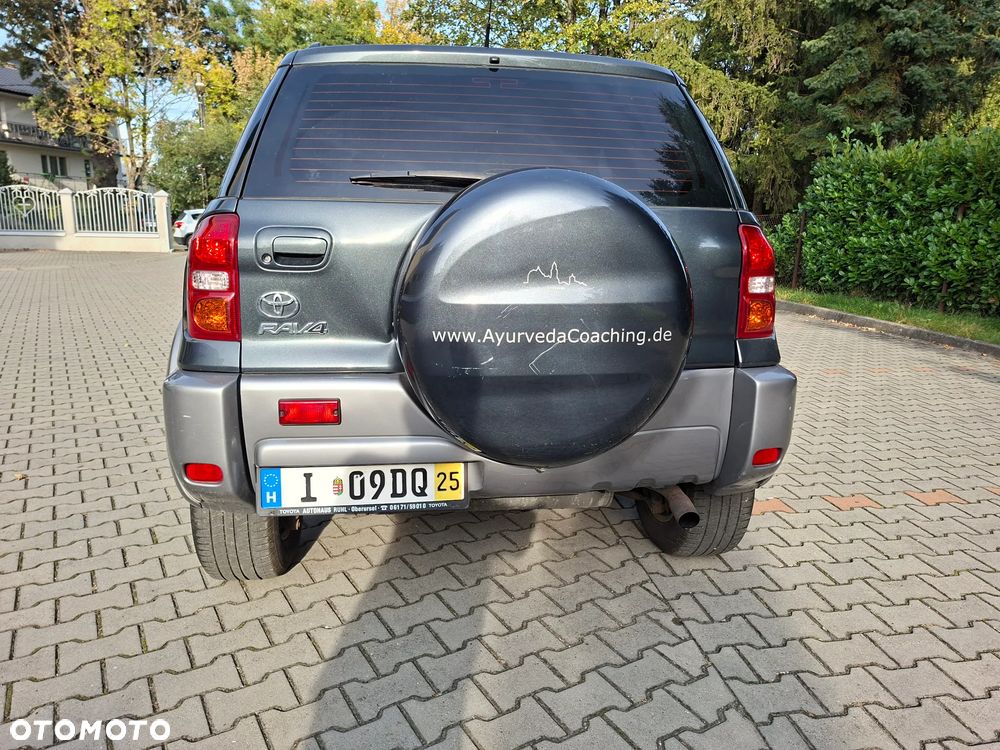 Toyota RAV4 - 10