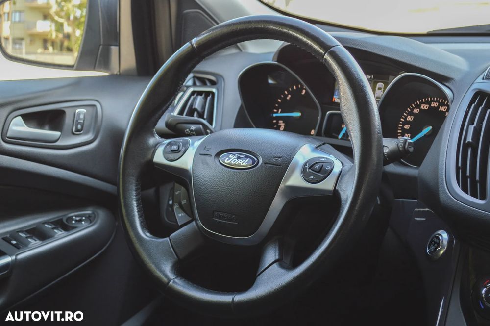 Ford Kuga 2.0 TDCi 4x4 Aut. Titanium - 24