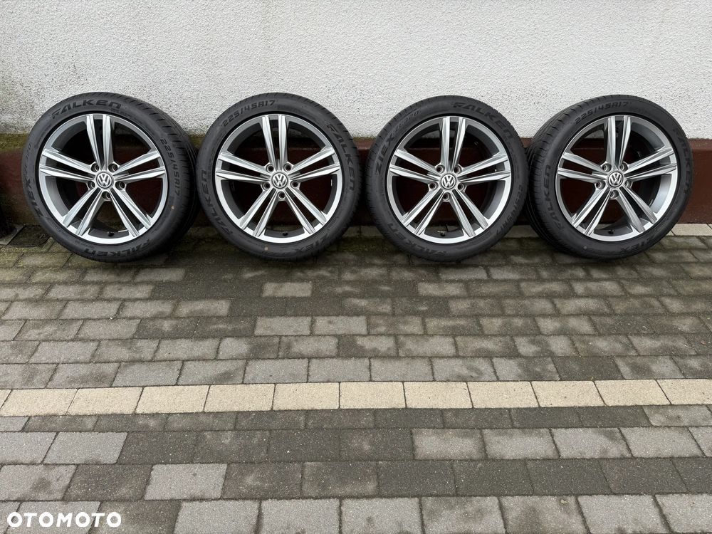 225 45 17 / Seat Leon VW Golf Caddy Touran Passat Skoda Octavia / 5x112 POLECAM 5G0 R-Line - 2
