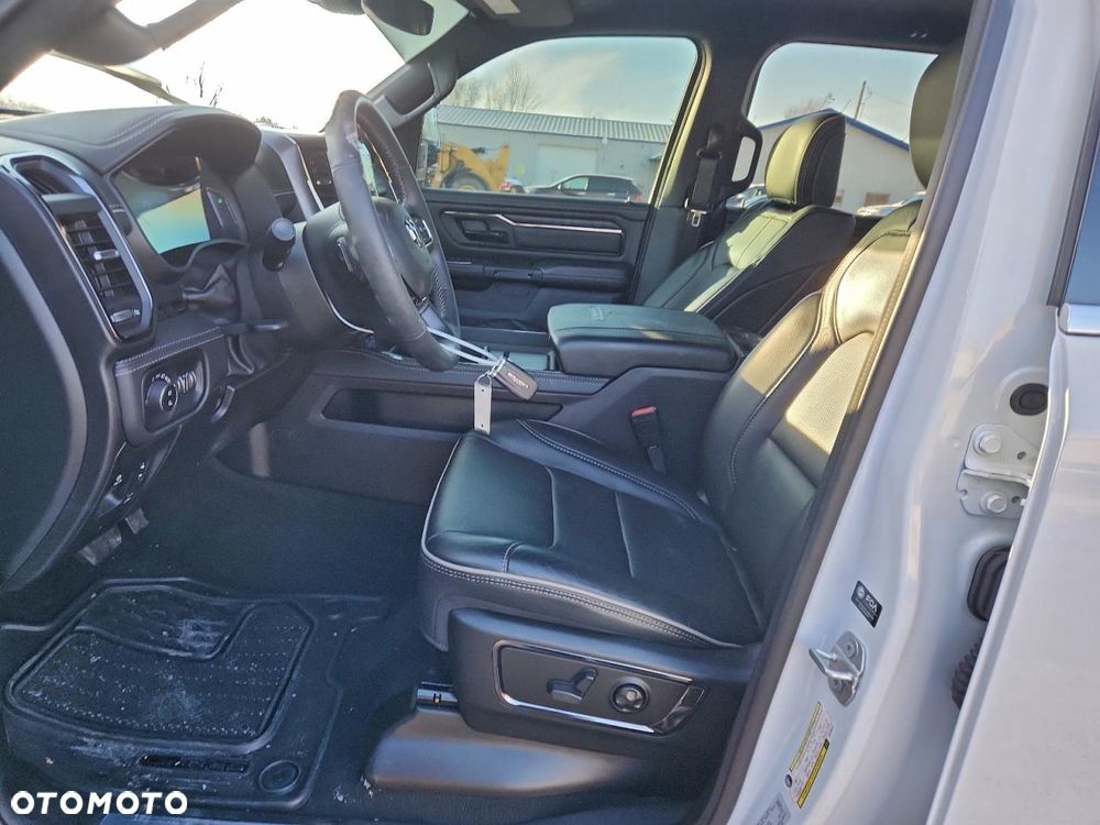 RAM 1500 Crew Cab Shortbed Limited - 8