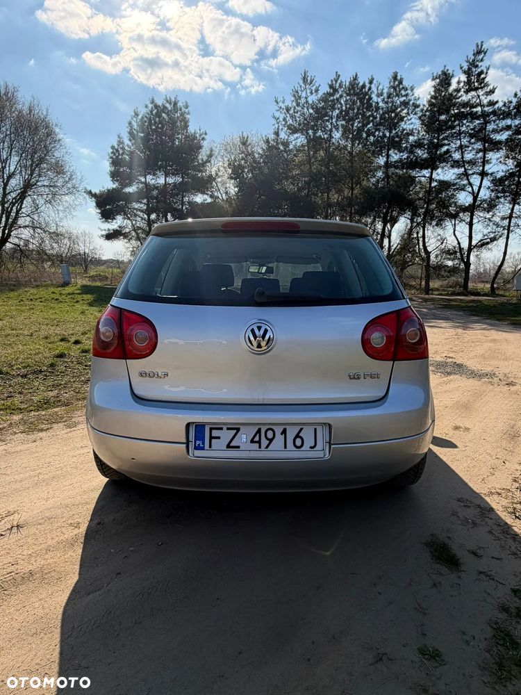Volkswagen Golf - 6