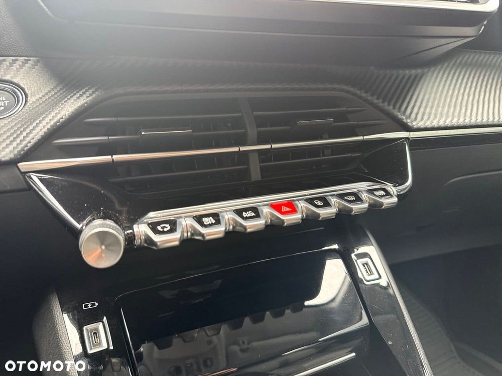 Peugeot 208 50kWh Allure - 23