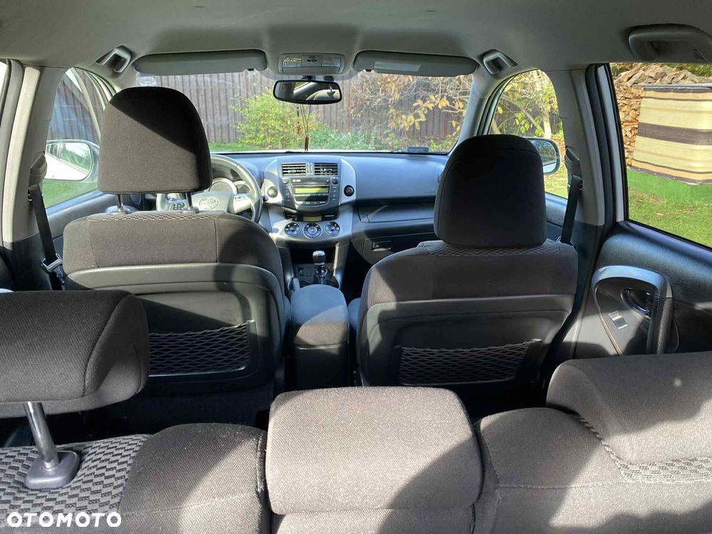 Toyota RAV4 - 8
