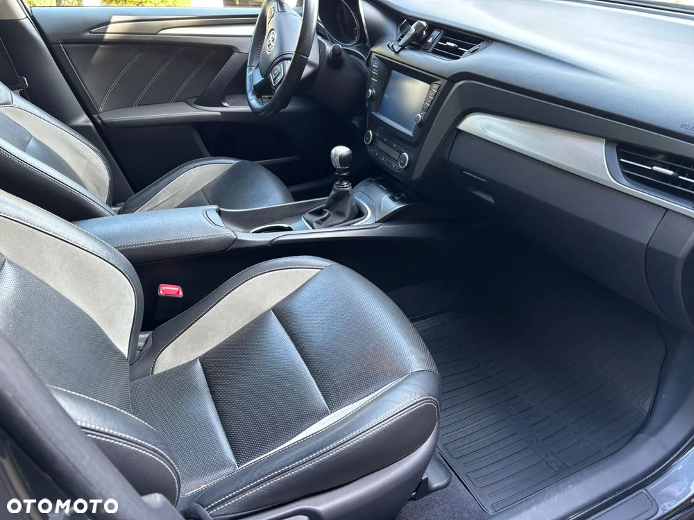 Toyota Avensis 1.8 Prestige - 10