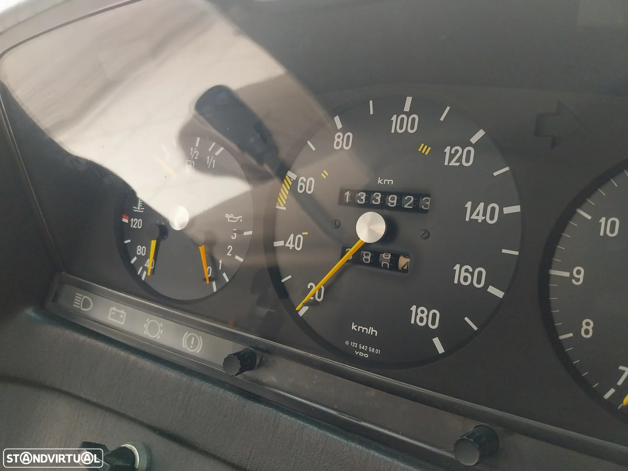 Mercedes-Benz 300 D - 7