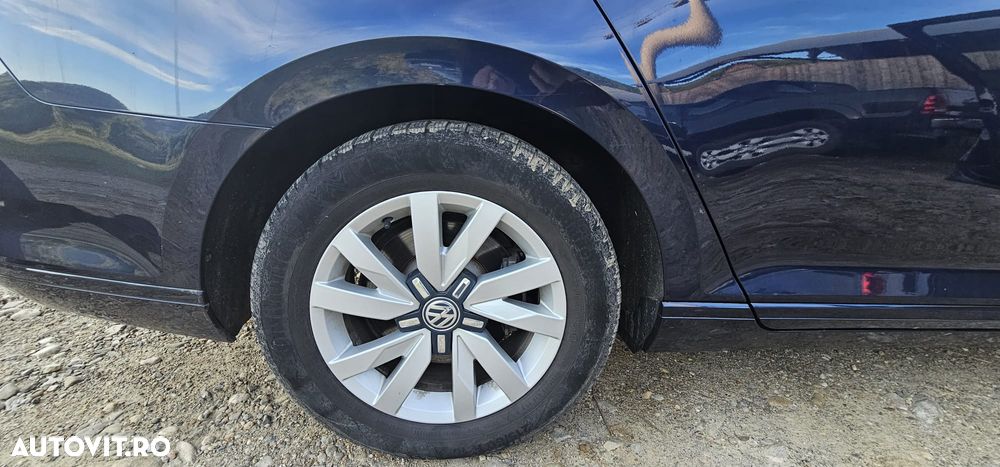 Volkswagen Passat 2.0 TDI Comfortline - 8