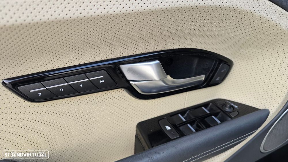 Land Rover Range Rover Evoque 2.2 eD4 Prestige - 31