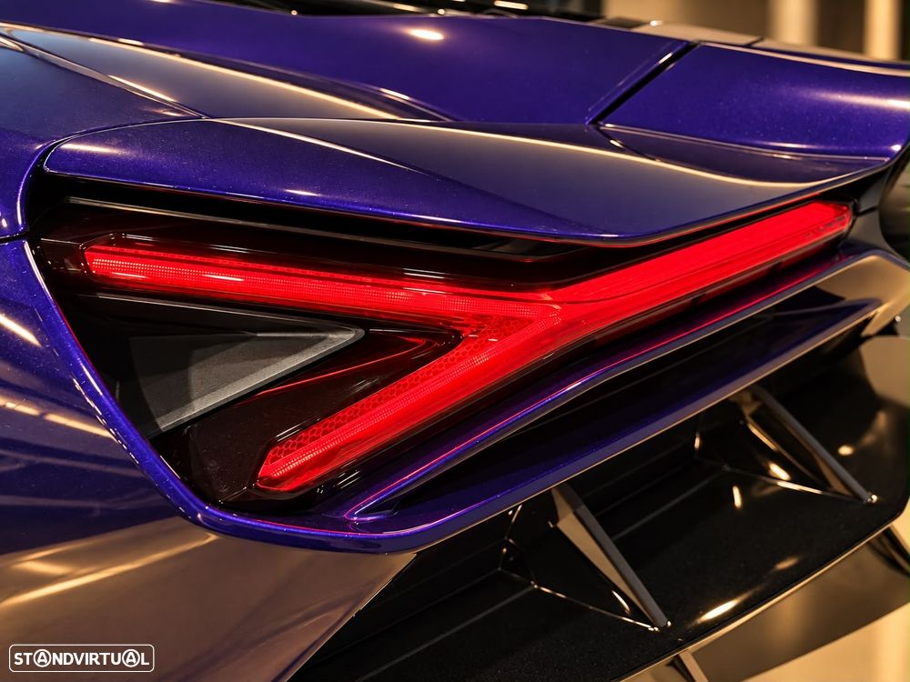 Lamborghini Revuelto 6.5 V12 - 22