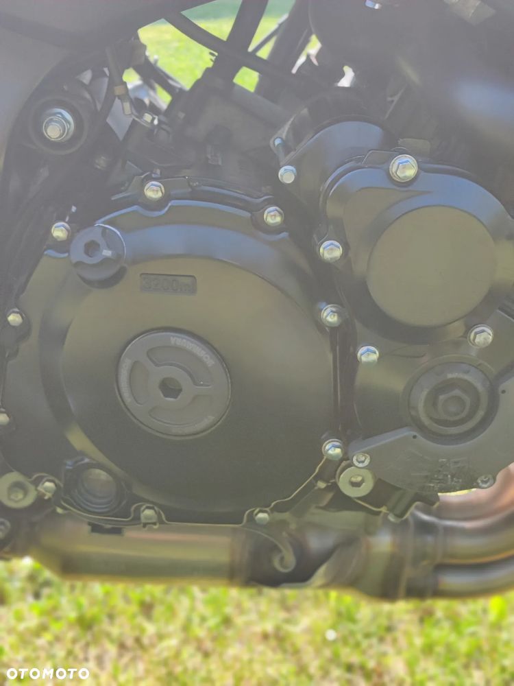 Suzuki GSR - 28