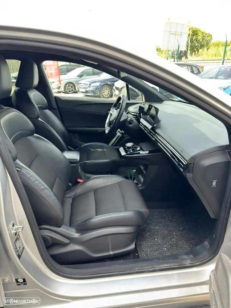 MG MG4 64 kWh Luxury - 14