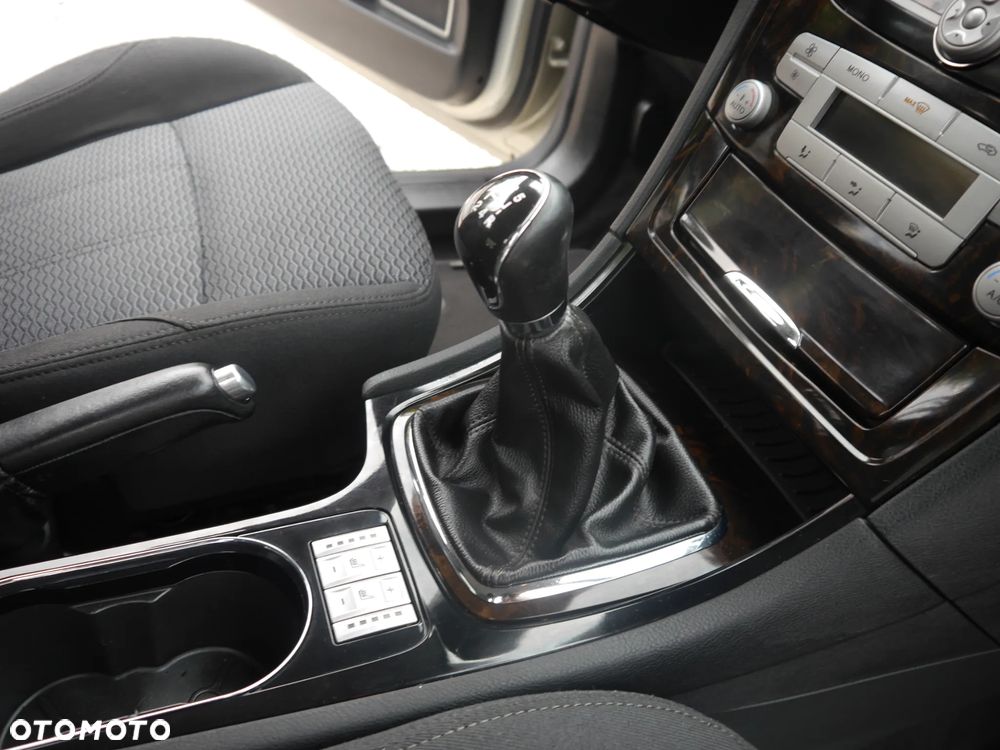 Ford Mondeo 2.0 Ghia Executive - 11