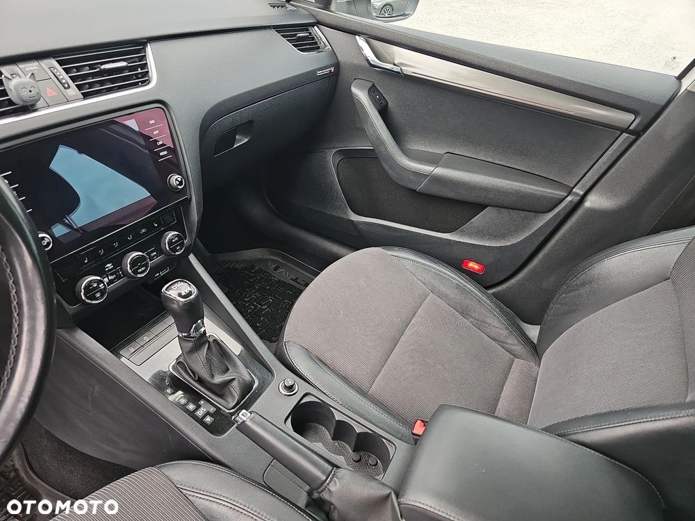 Skoda Octavia 2.0 TDI 4x4 Style DSG - 17