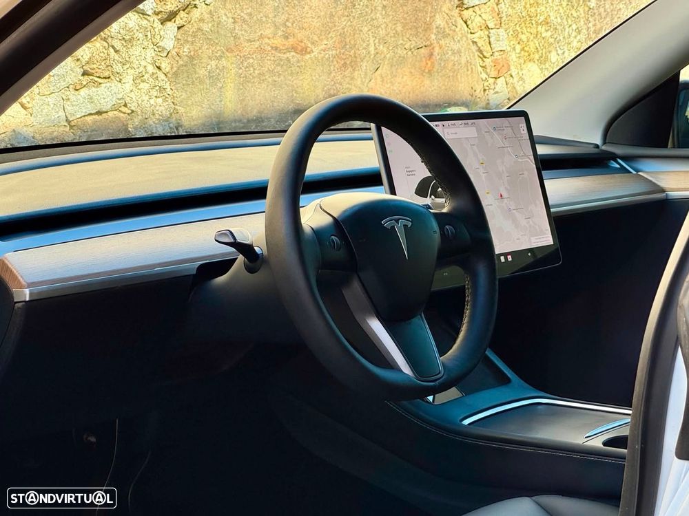 Tesla Model Y Long Range Dual Motor AWD - 23