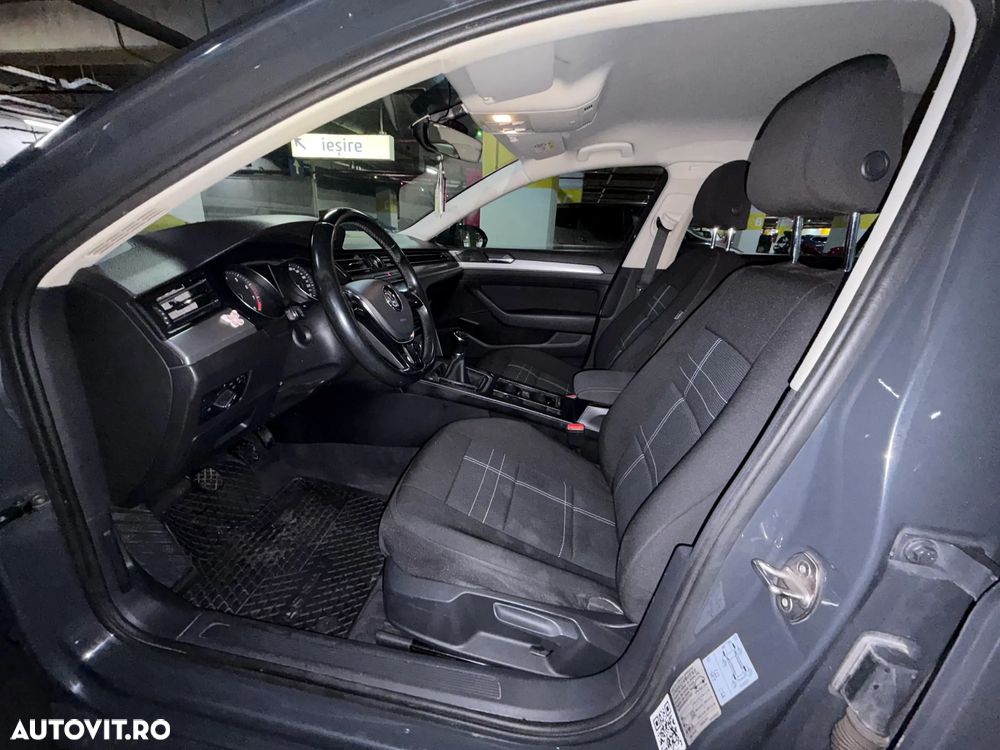 Volkswagen Passat - 21