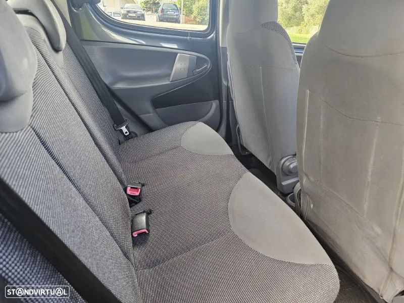 Peugeot 107 1.0 Trendy - 19