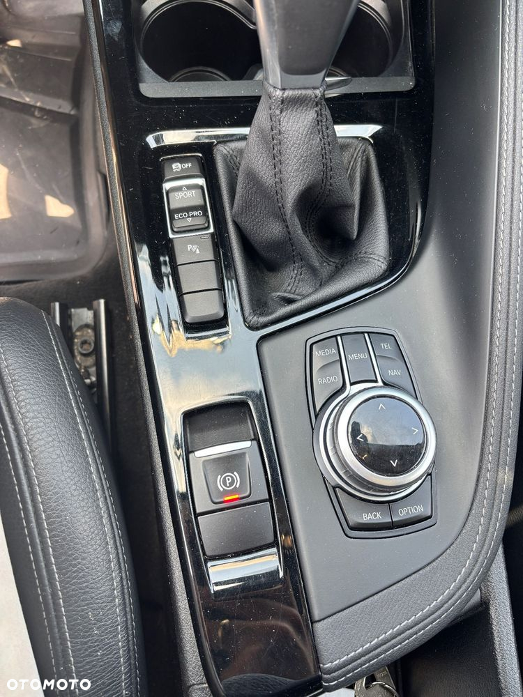 BMW X1 sDrive18i - 10
