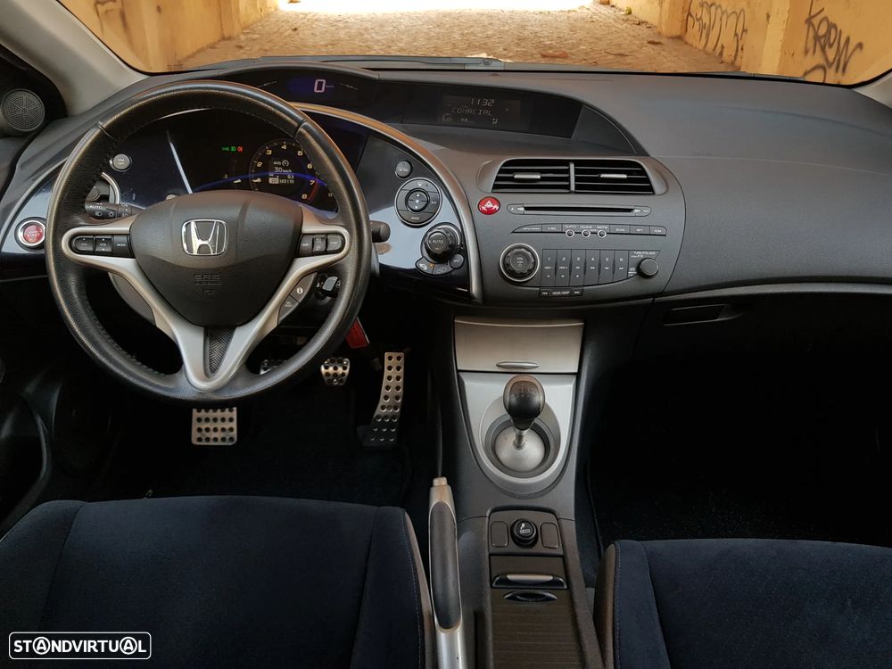 Honda Civic 1.8 Sport - 12