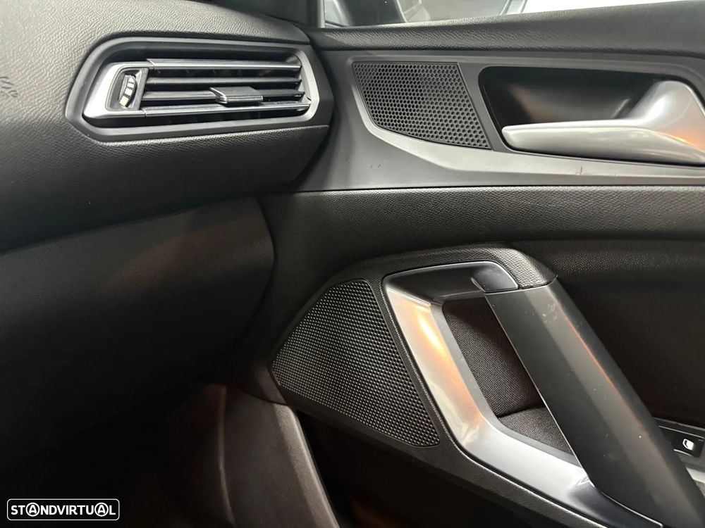 Peugeot 308 1.2 PureTech Access P.Business - 12