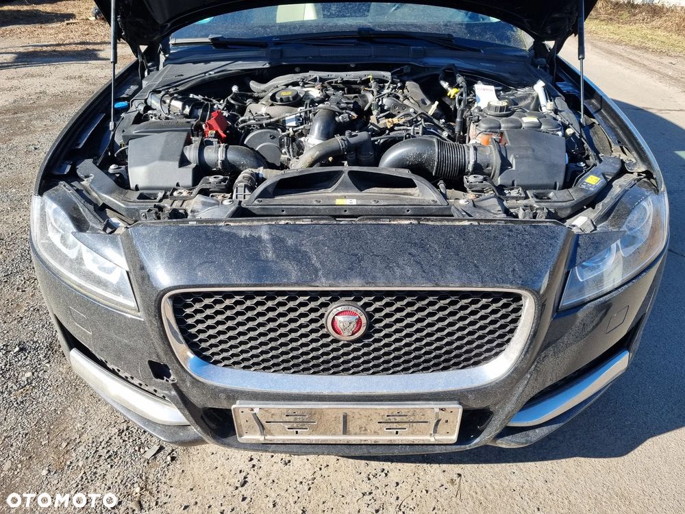 Jaguar XF 3.0 TDV6 Prestige - 6