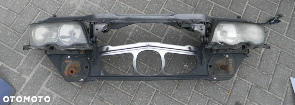 pas przedni wzmocnienie BMW E46 E-46 przedlift lampa lewa prawa