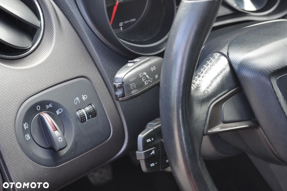 Seat Ibiza SC 1.4 16V Sport - 14