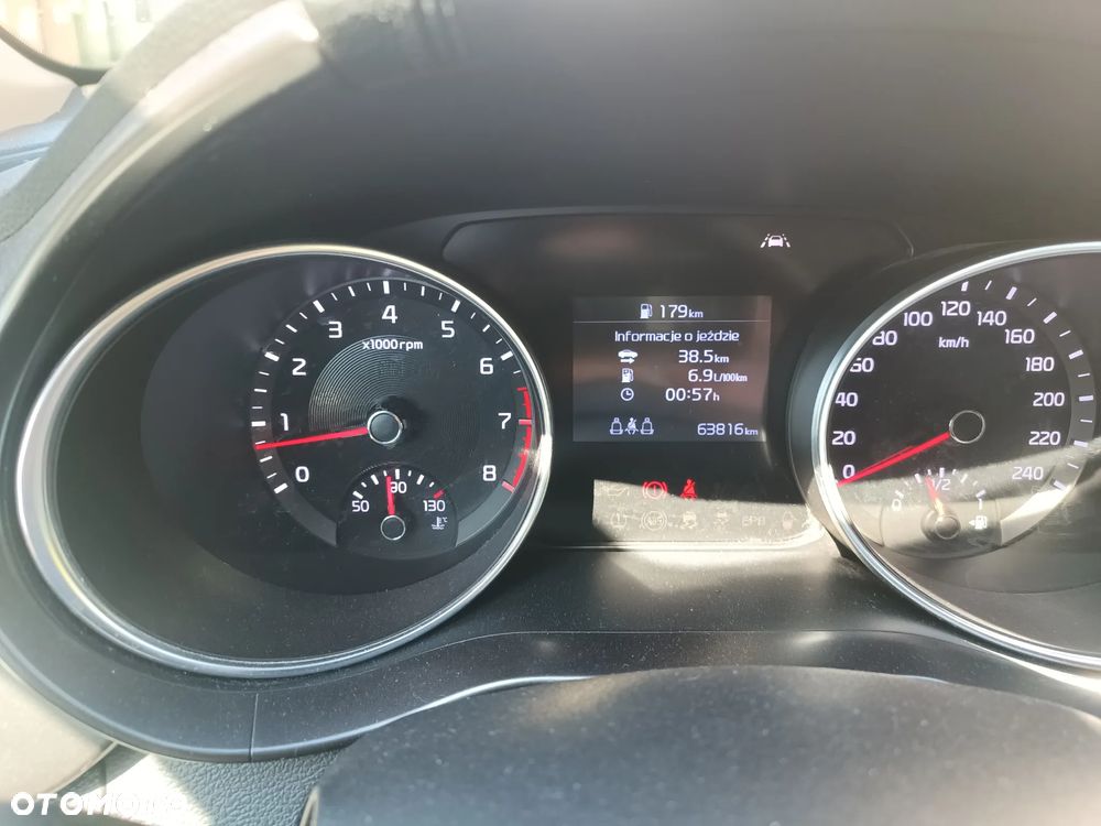 Kia XCeed - 26