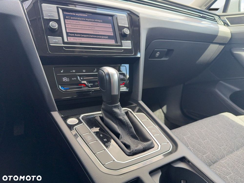 Volkswagen Passat - 18