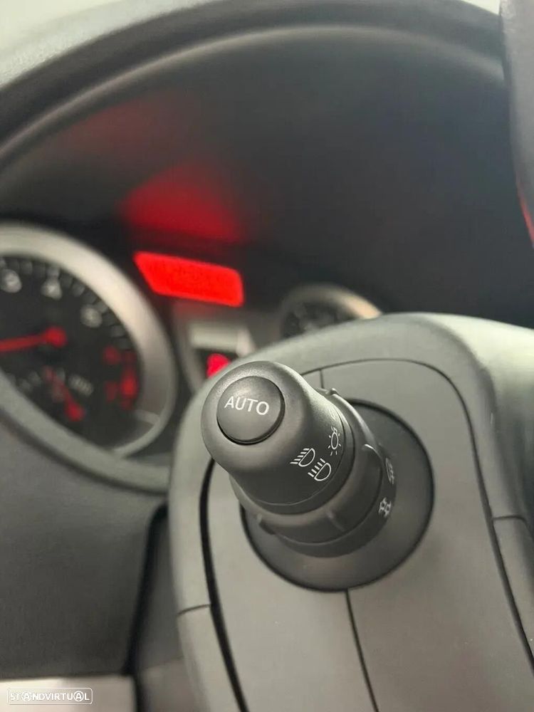 Renault Clio 1.2 16V Dynamique - 18