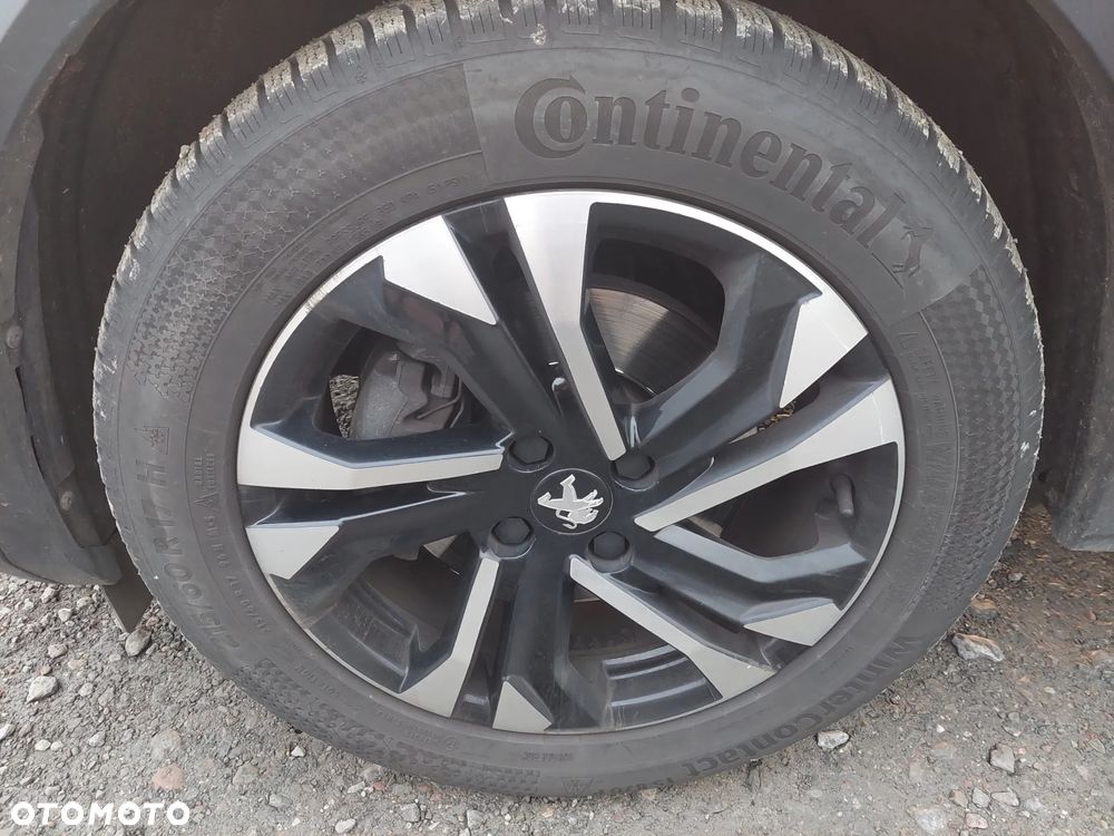 Peugeot 2008 1.5 BlueHDi Allure Pack S&S EAT8 - 17