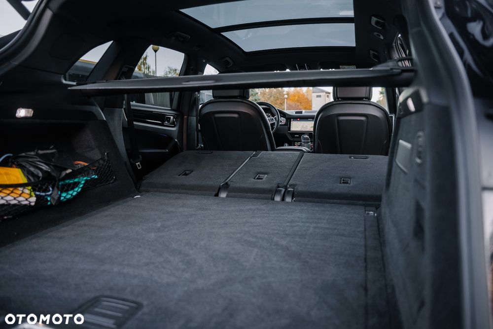 Porsche Cayenne Standard - 24