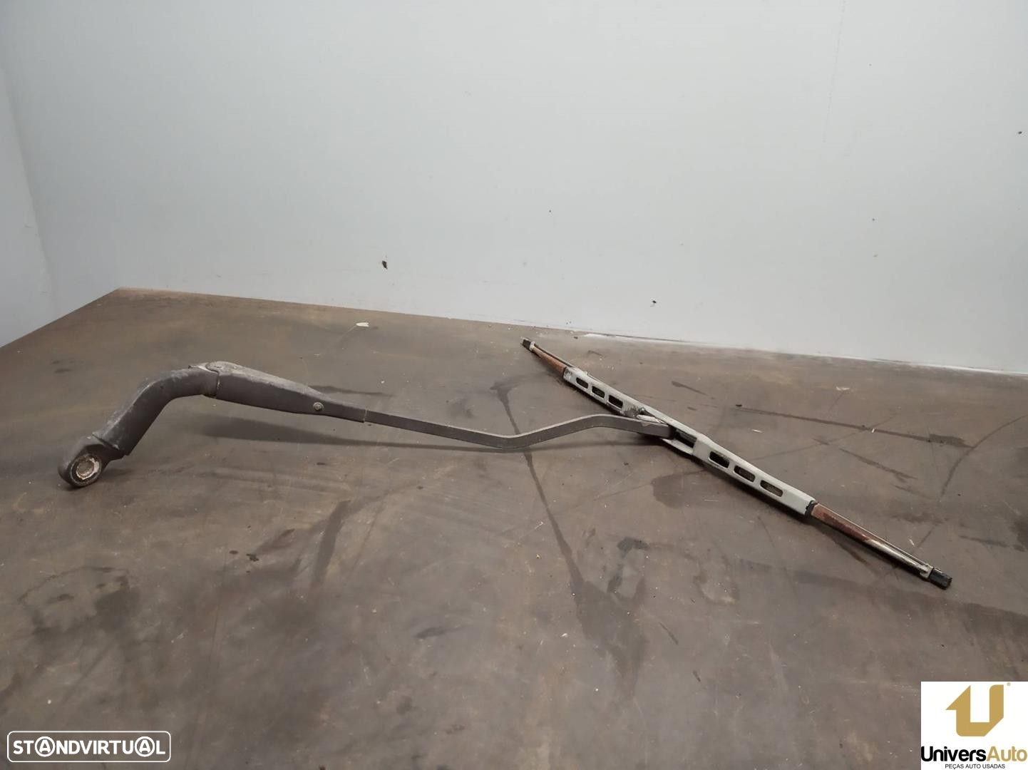 BRAÇO LIMPA-VIDROS TRASEIRO KIA CARNIVAL II 2003 -T9664 - 3