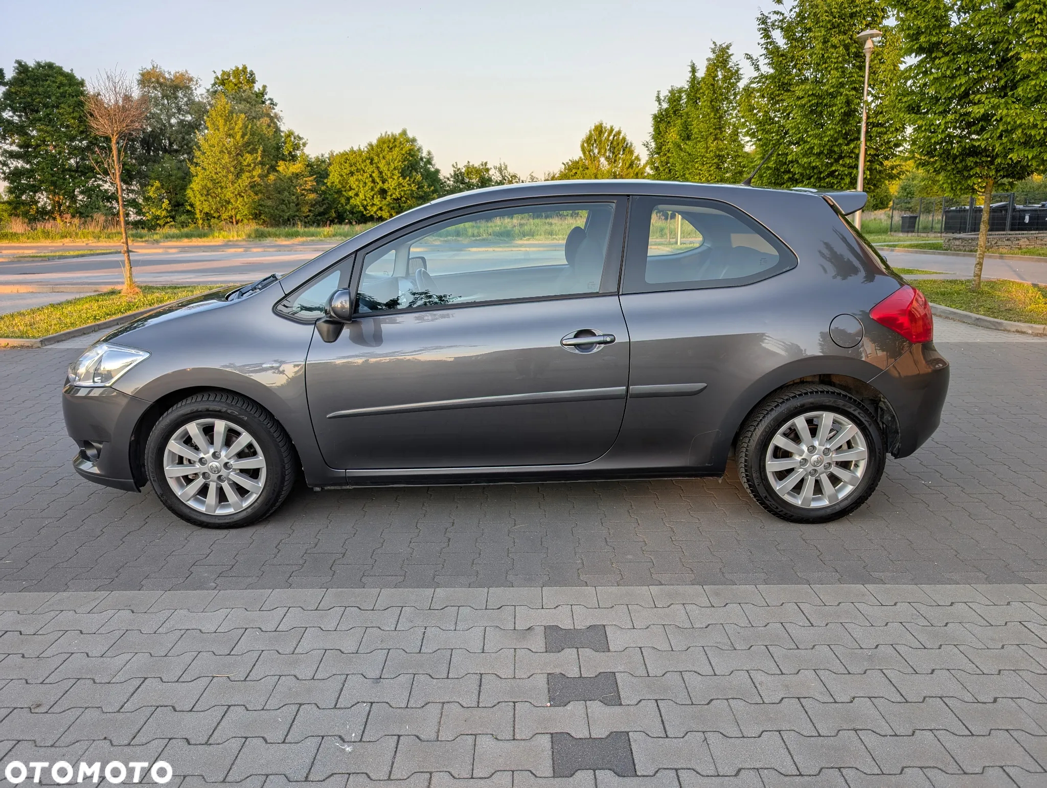Toyota Auris 1.4 VVT-i Luna - 2