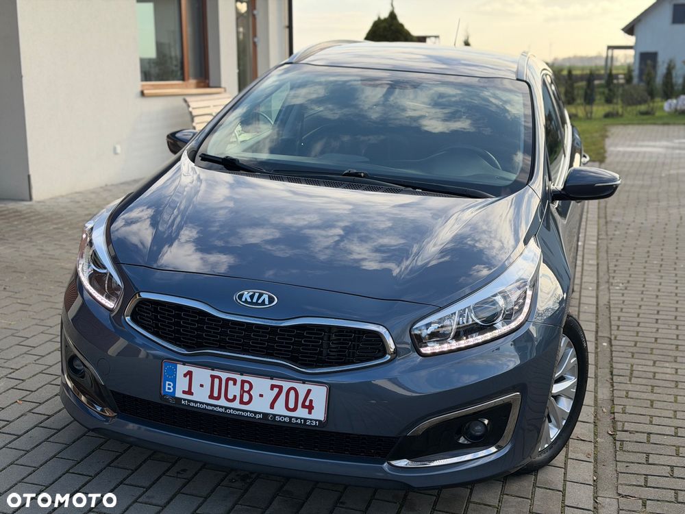 Kia Ceed - 12