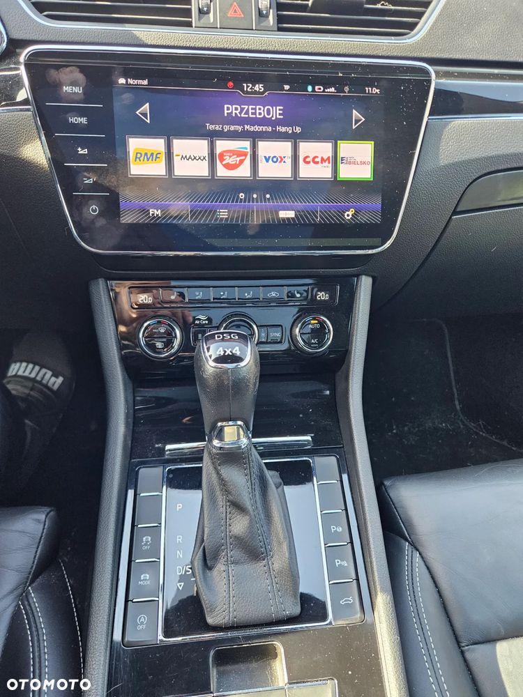 Skoda Superb 2.0 TDI 4x4 L&K DSG - 9