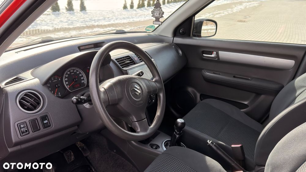 Suzuki Swift 1.3 Limited 25 - 39
