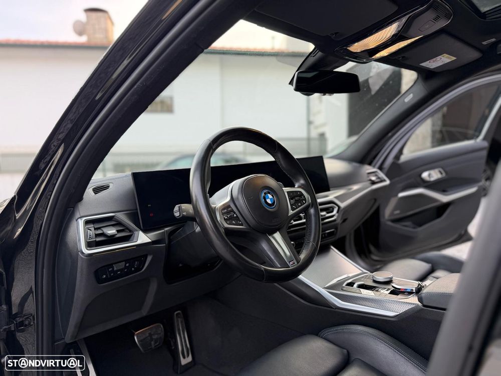 BMW 330 e Aut. M Sport - 15
