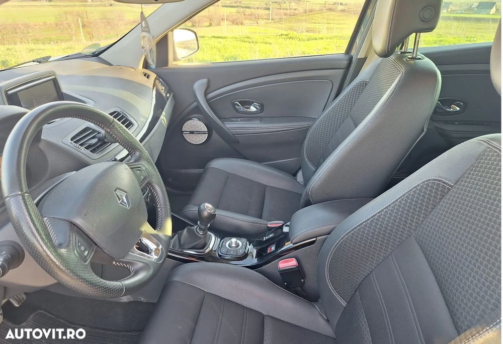 Renault Megane ENERGY dCi 130 BOSE EDITION - 8